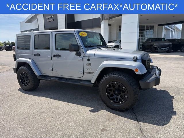 Used 2016 Jeep Wrangler Unlimited Sahara w/ Dual Top Group AWD/4WD image 15