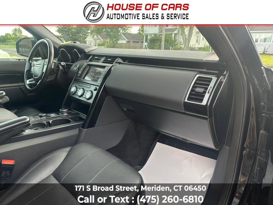 Used 2017 Land Rover Discovery SE image 26