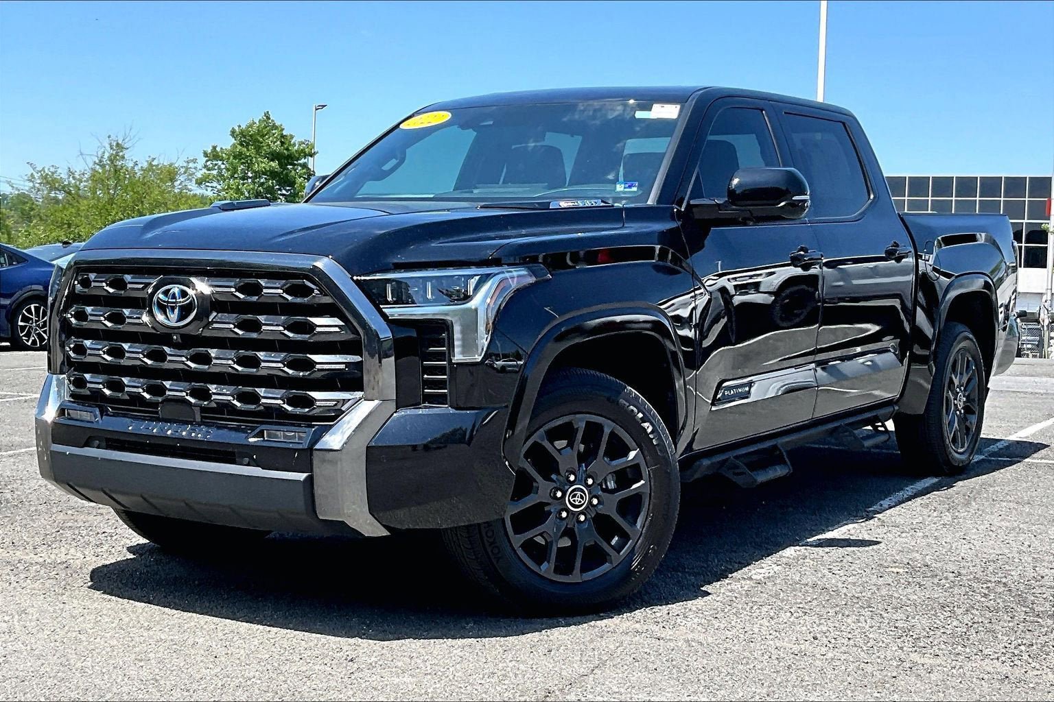 Used 2022 Toyota Tundra Platinum AWD/4WD image 1