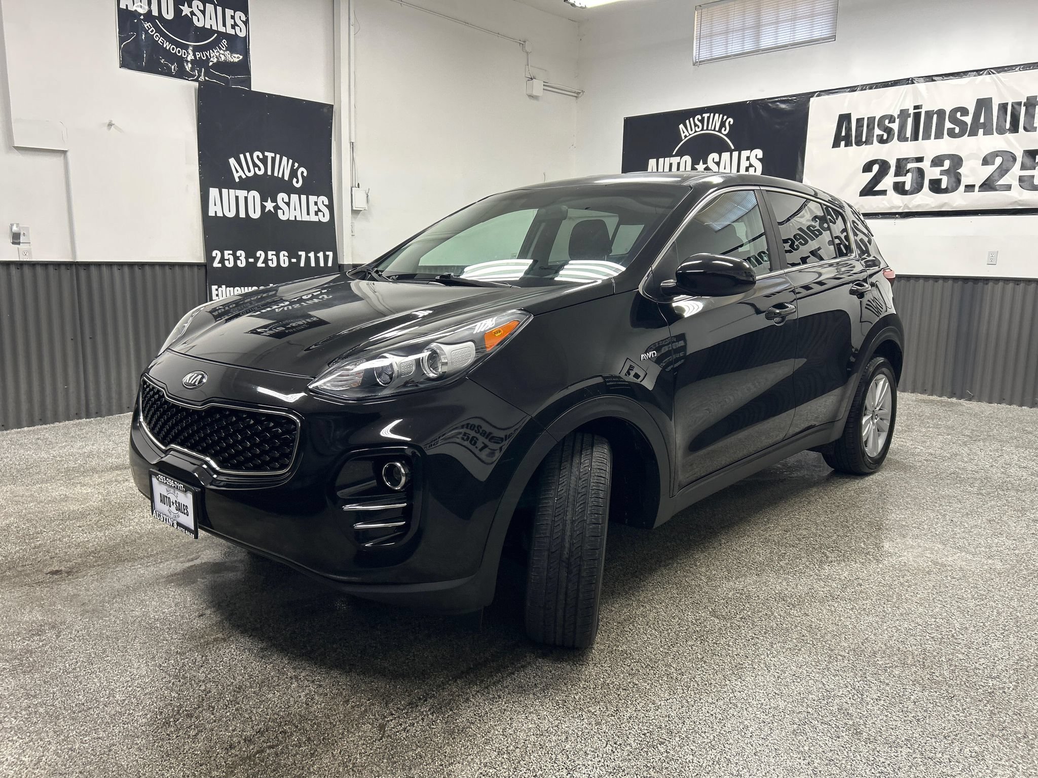 Used 2017 Kia Sportage LX AWD/4WD image 3