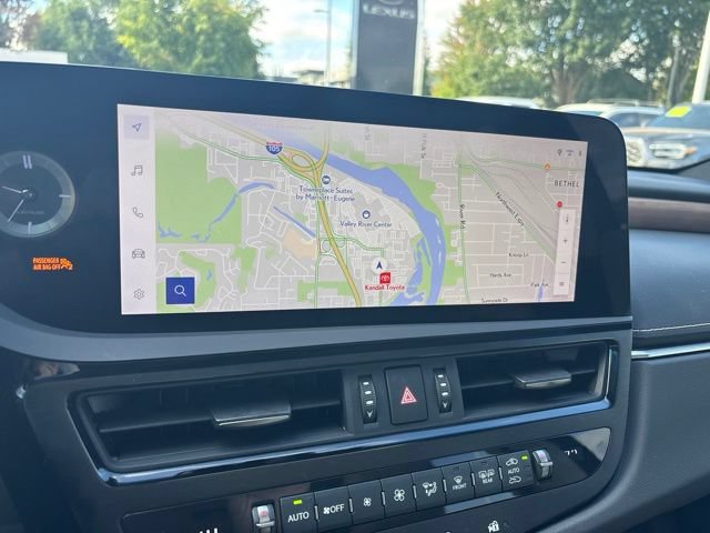 Certified 2025 Lexus ES 300h w/ Luxury Package FWD image 10