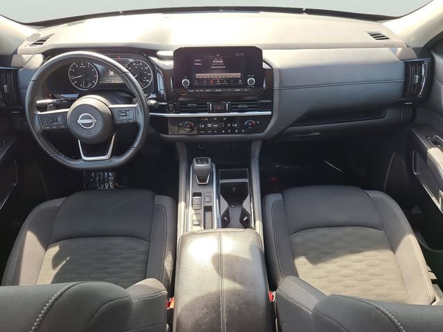 Used 2025 Nissan Pathfinder SV image 17