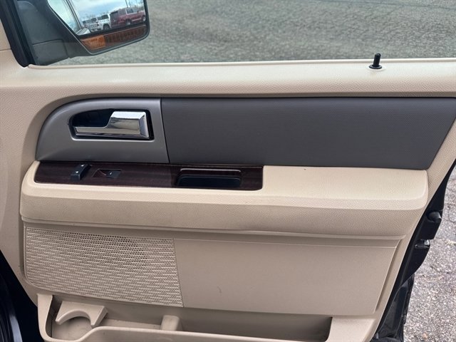Used 2014 Ford Expedition EL XLT w/ Equipment Group 202A image 24