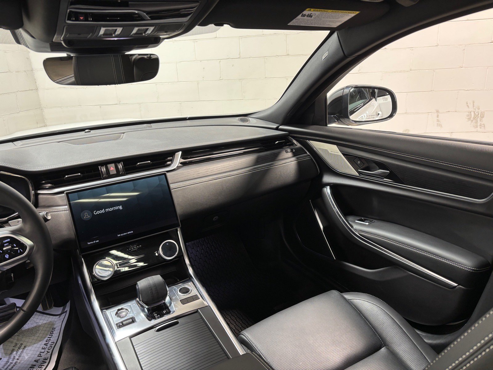 Used 2024 Jaguar XF R-Dynamic SE AWD/4WD image 37