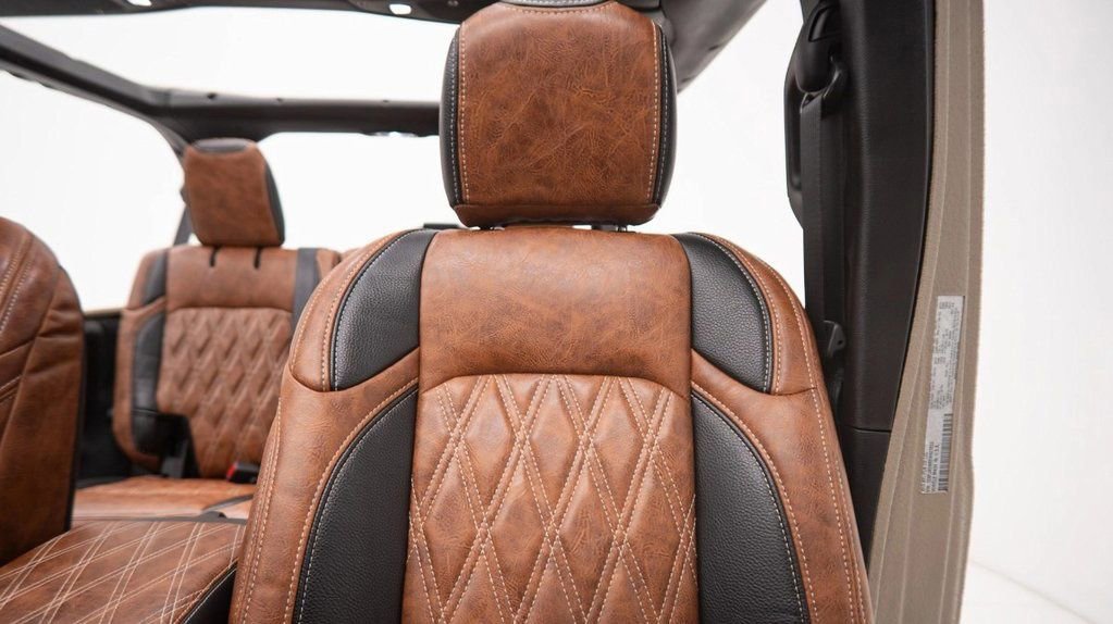 Used 2025 Jeep Wrangler Sport image 22