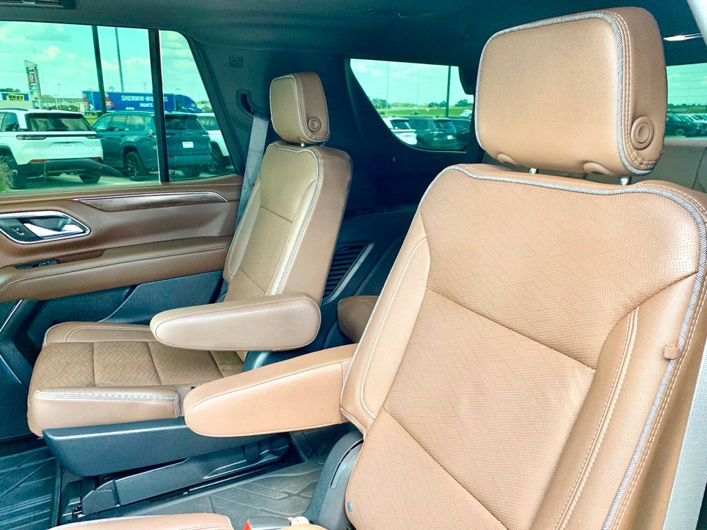 Used 2023 Chevrolet Tahoe High Country RWD image 18