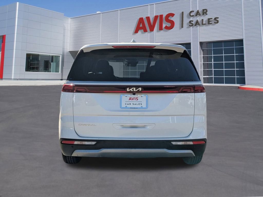 Used 2024 Kia Carnival LX image 5