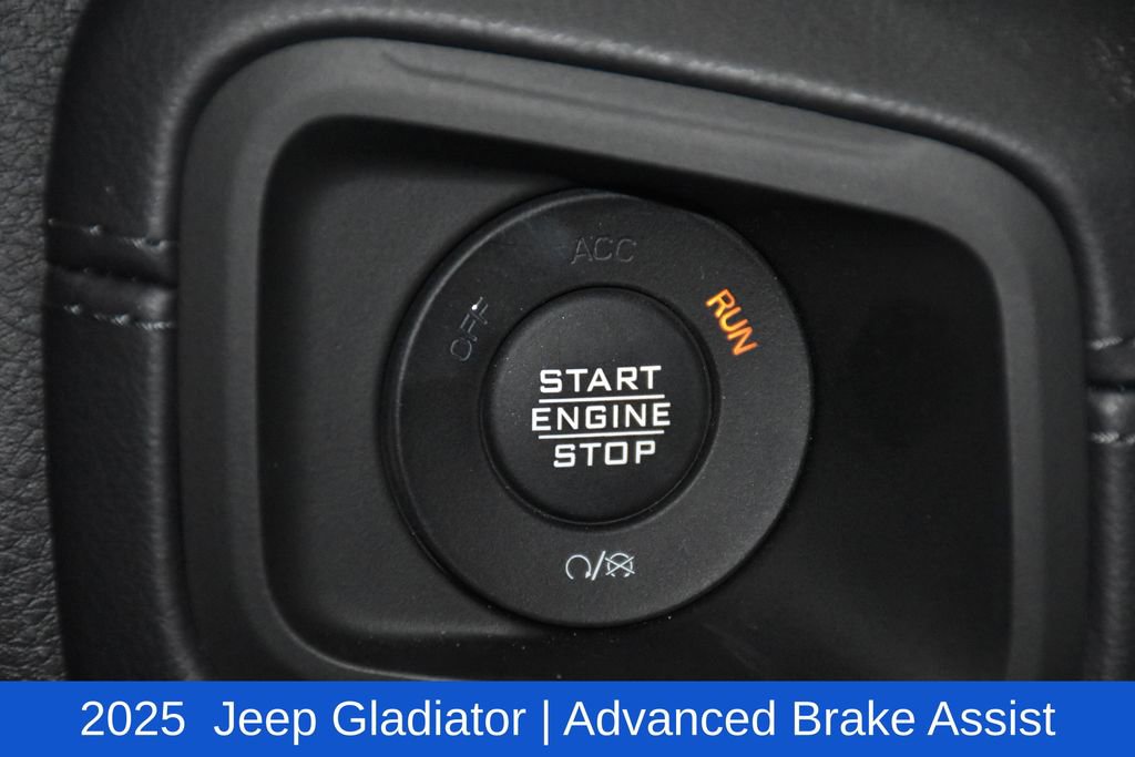 Used 2025 Jeep Gladiator Sport image 12