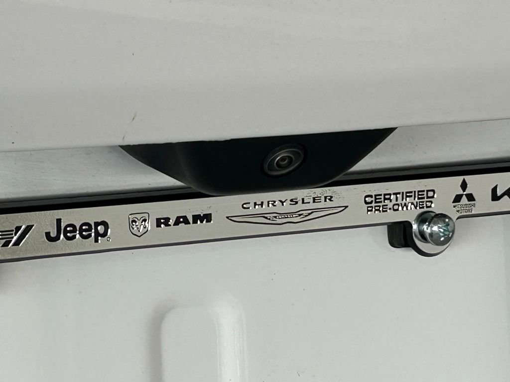 Used 2025 Jeep Grand Cherokee L Laredo image 32