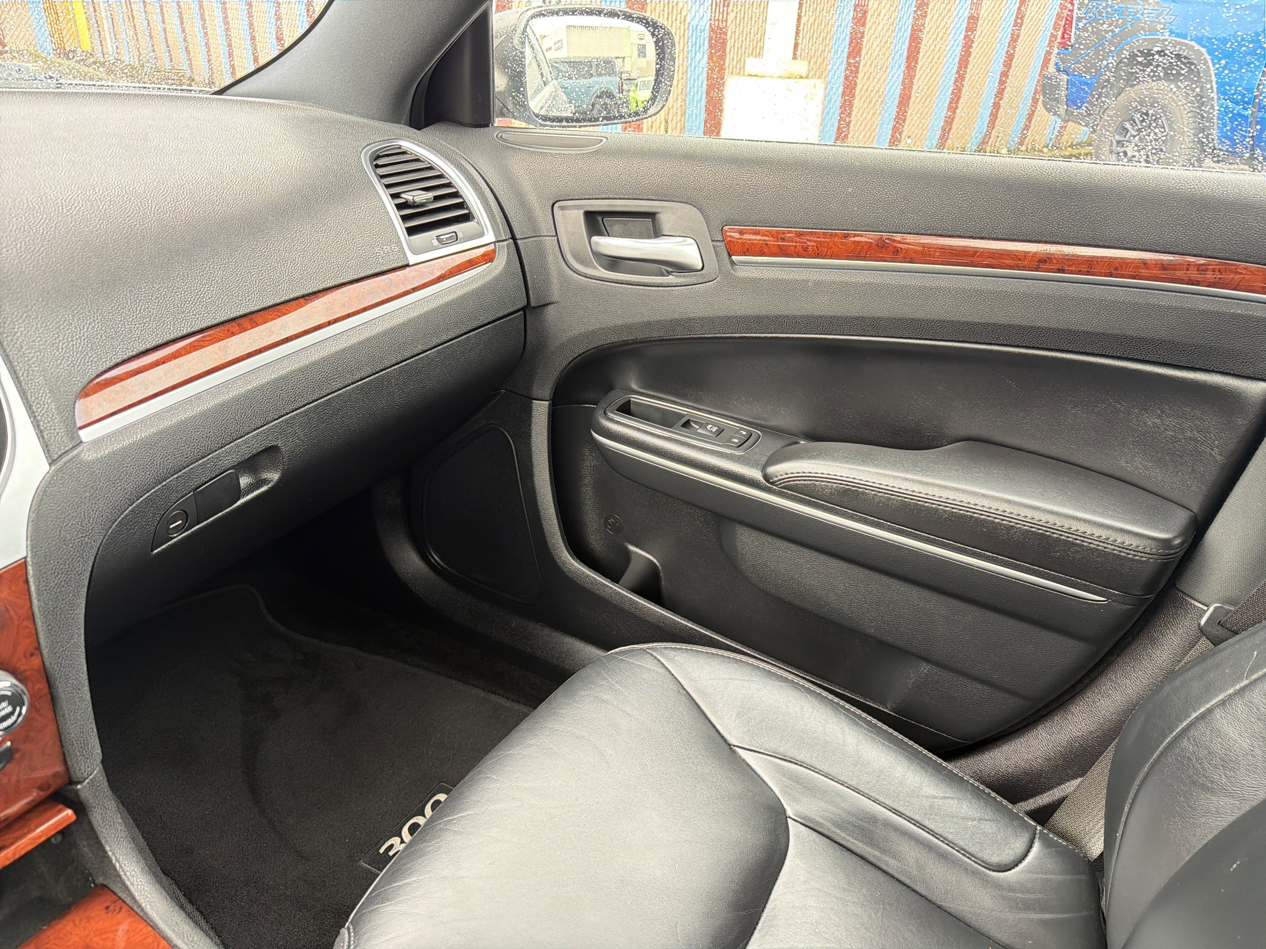 Used 2013 Chrysler 300 image 24