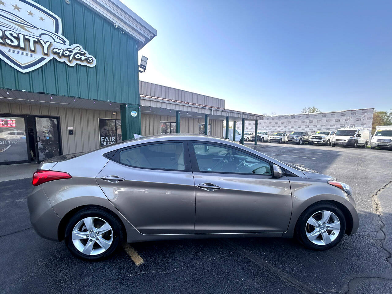 Used 2013 Hyundai Elantra GLS w/ Preferred Pkg image 2