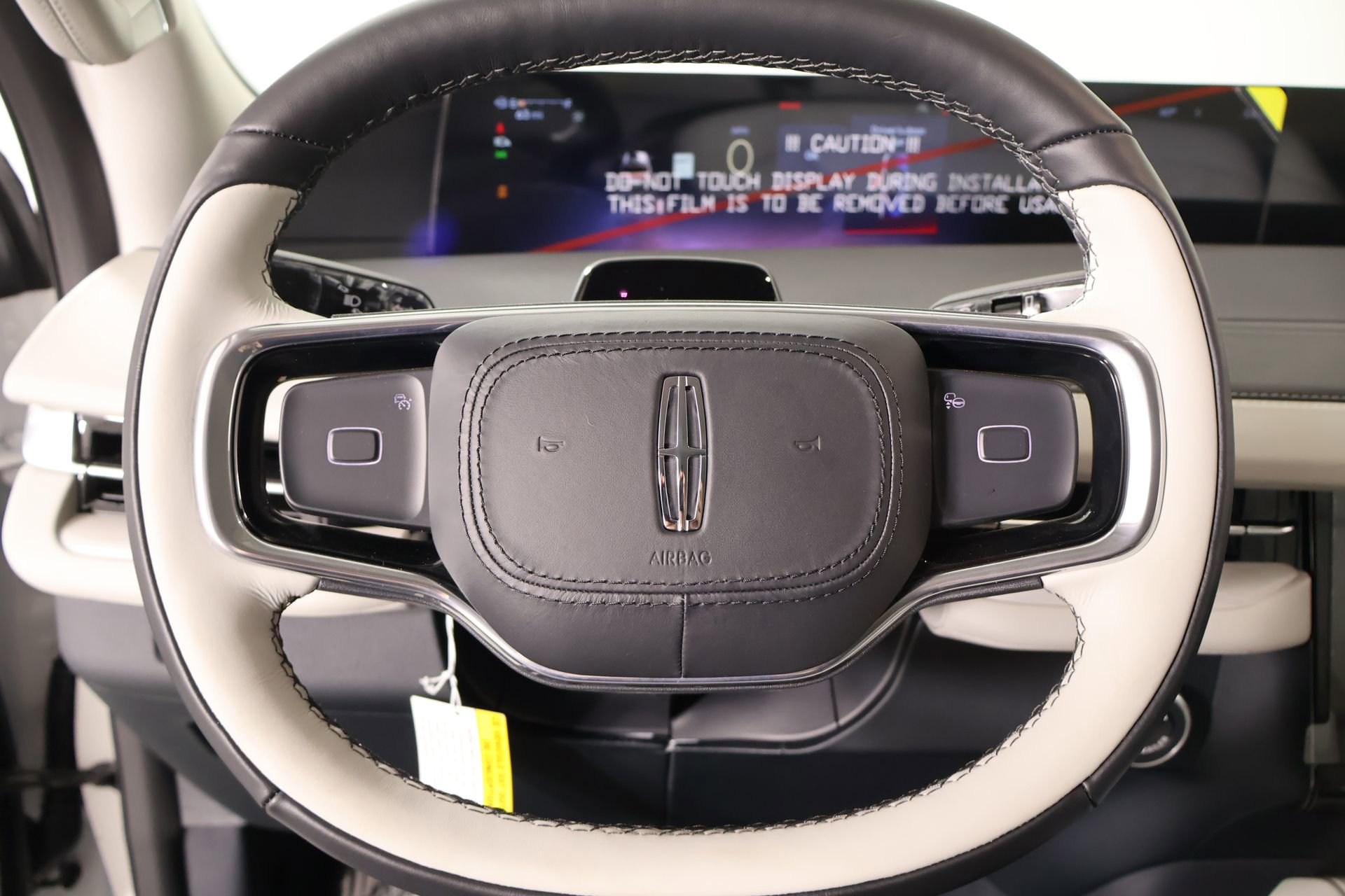 New 2026 Lincoln Navigator Premiere AWD/4WD image 3