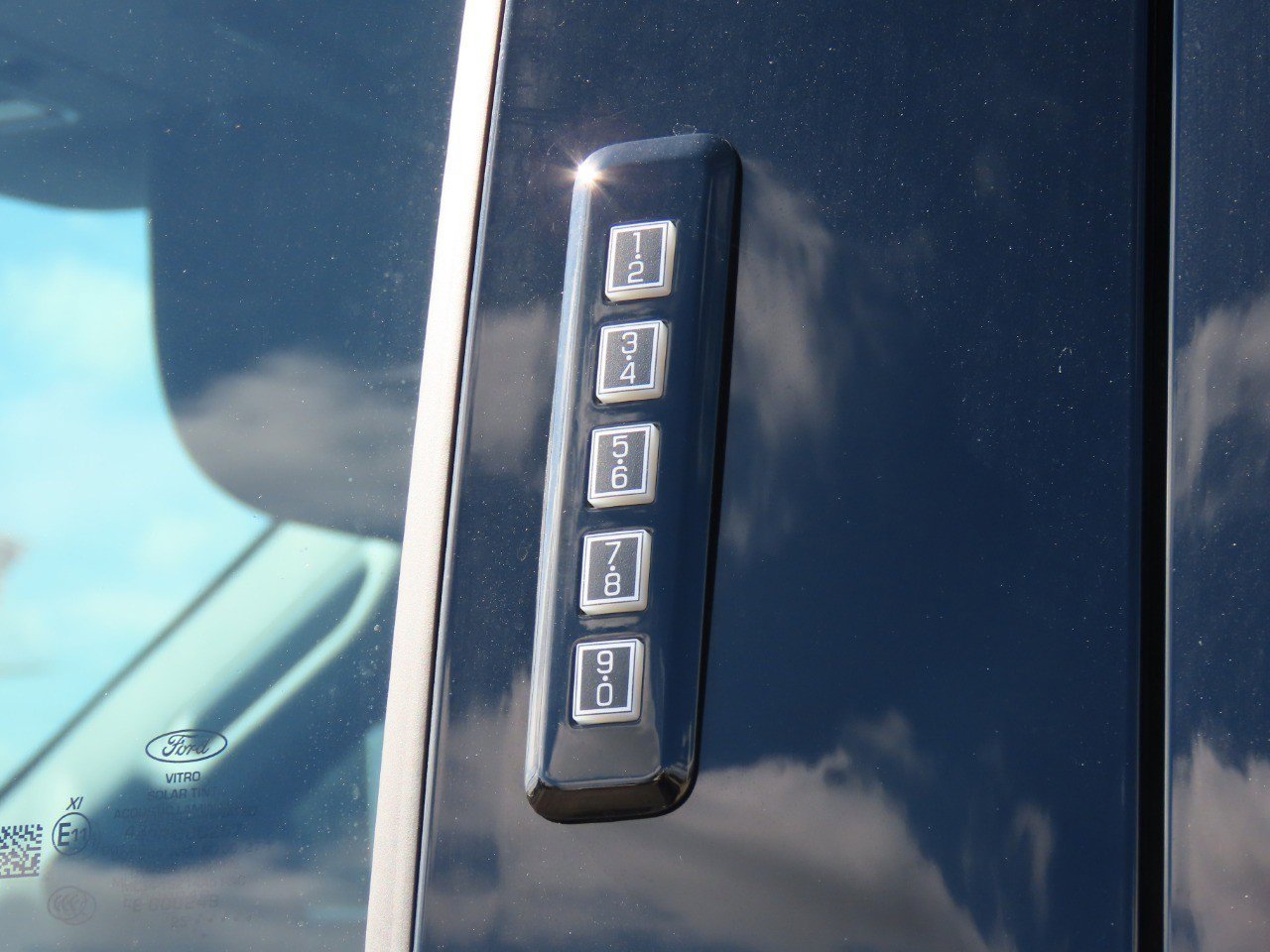 New 2026 Ford F250 Lariat w/ Black Appearance Package image 18