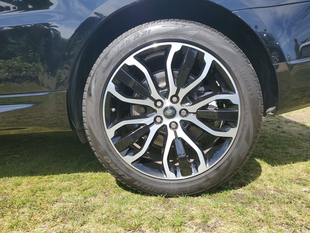 Used 2020 Land Rover Range Rover Sport HSE image 6