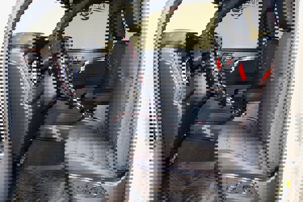 Used 2024 Chevrolet Colorado Z71 w/ Z71 Convenience Package 2 image 37