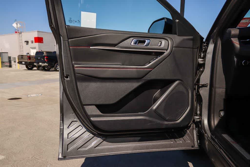 Certified 2025 Ford Explorer ST-Line w/ ST-Line Street Pack AWD/4WD image 21