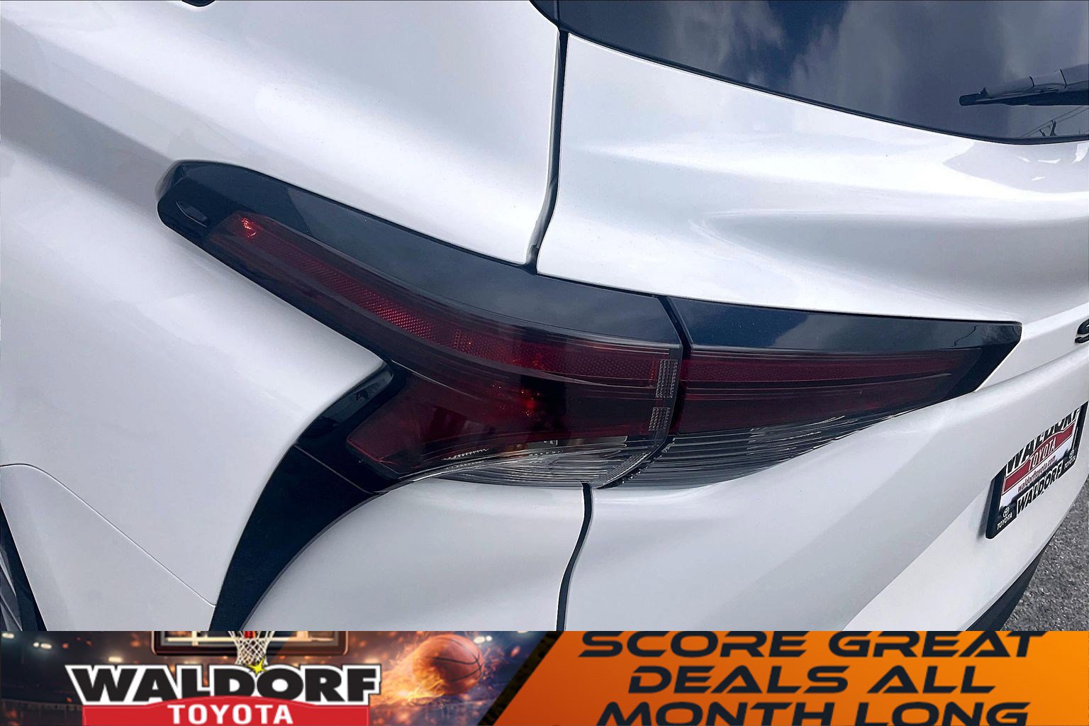 Used 2023 Toyota Sienna LE w/ LE Plus Package image 35