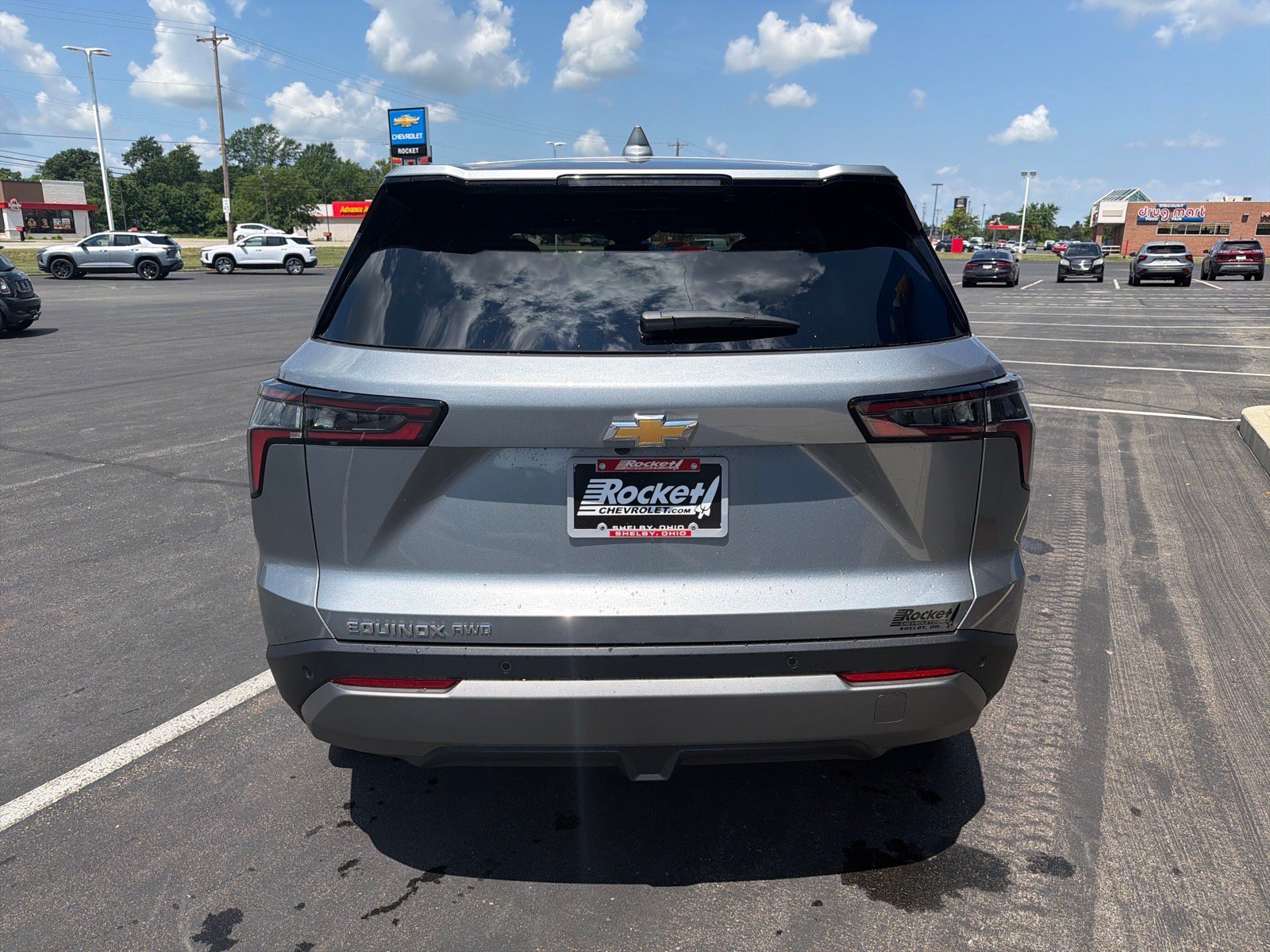 New 2027 Chevrolet Equinox LT AWD/4WD image 3