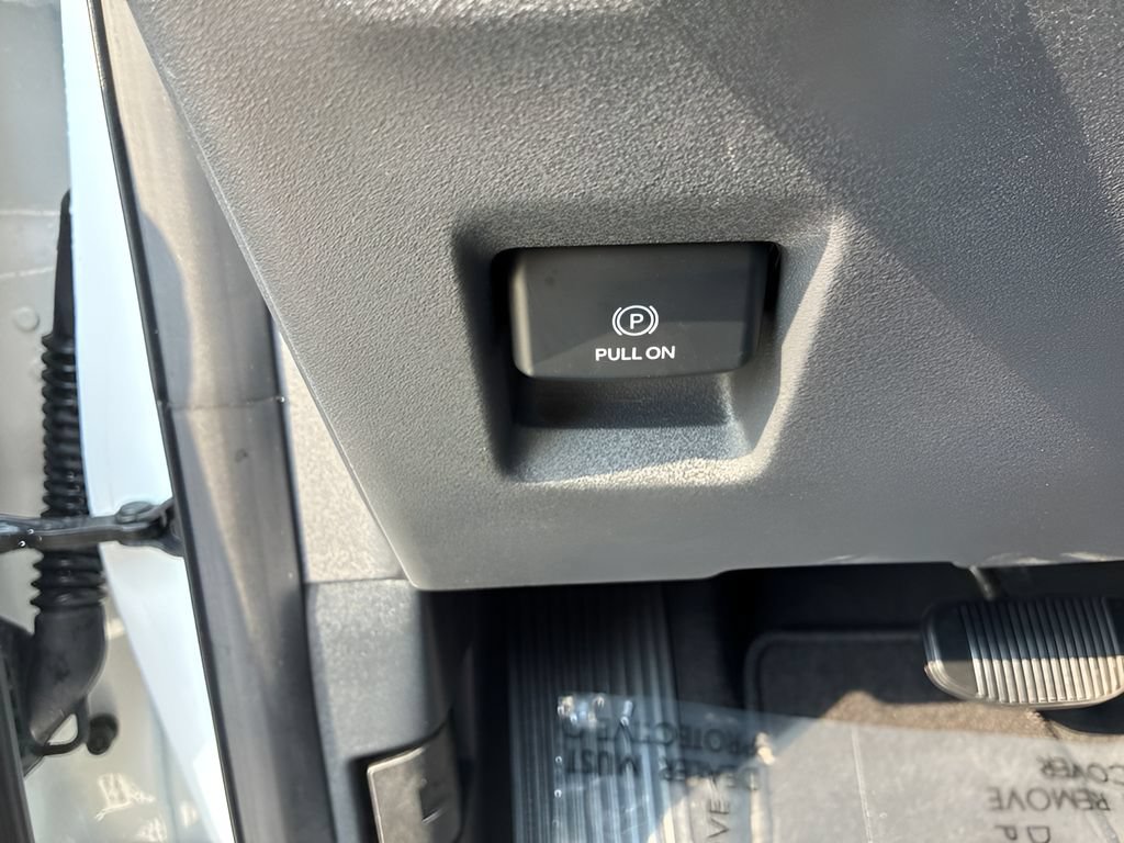 Used 2025 Ford Expedition Active AWD/4WD image 25