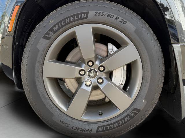 Certified 2025 Land Rover Defender 90 X-Dynamic SE image 10
