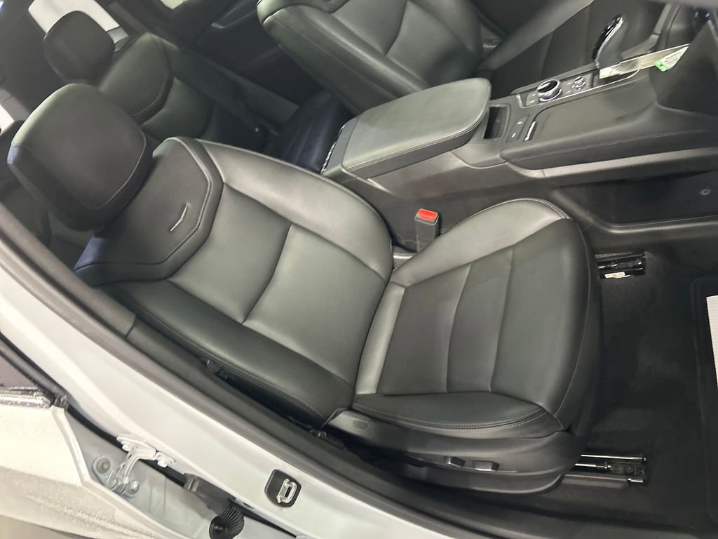 Used 2023 Cadillac XT6 Luxury image 27