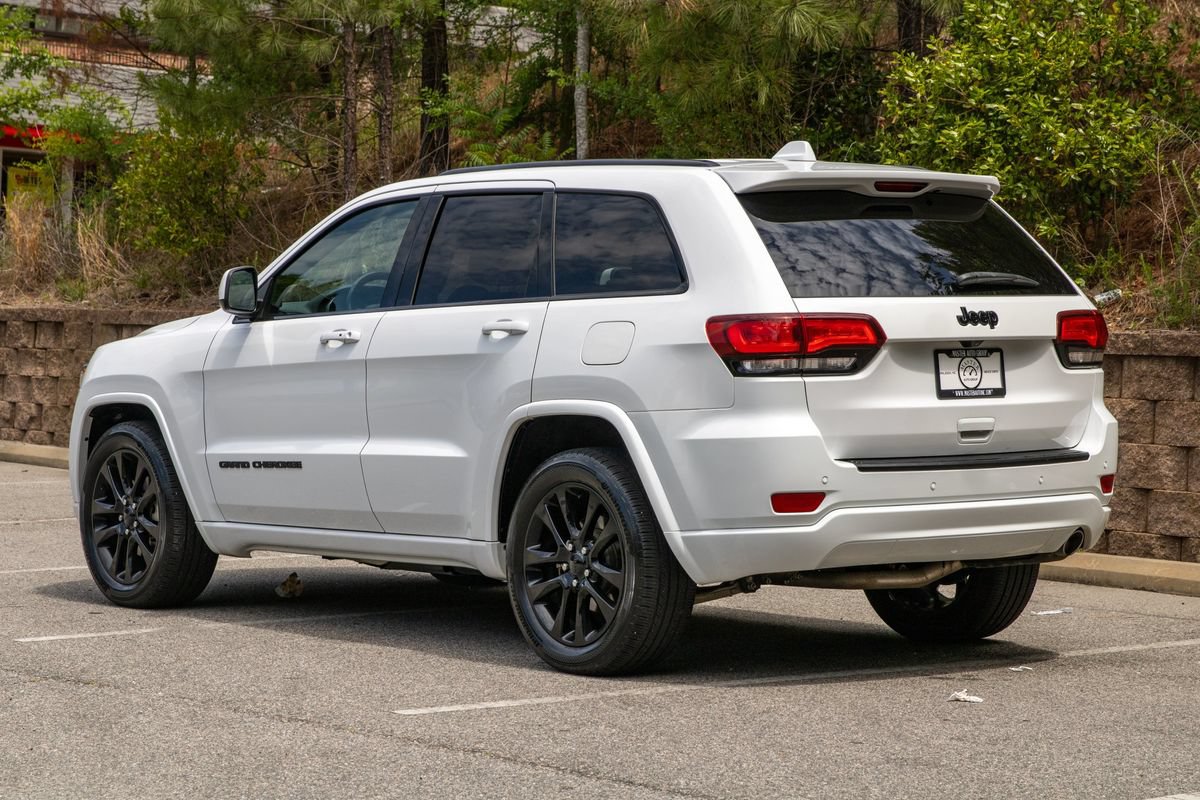 Used 2020 Jeep Grand Cherokee Altitude RWD image 7