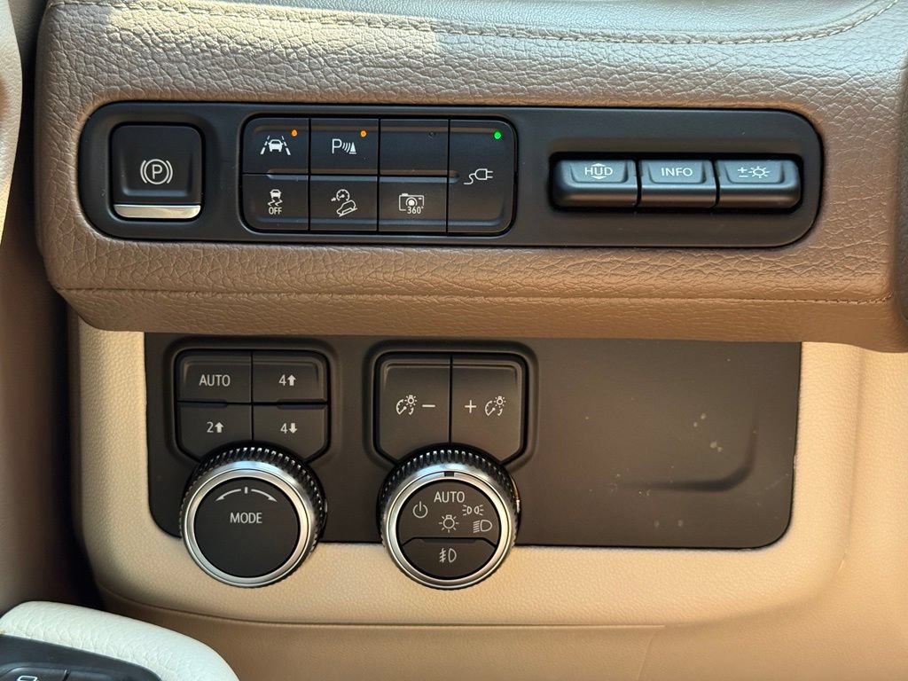 Used 2022 GMC Yukon Denali AWD/4WD image 10