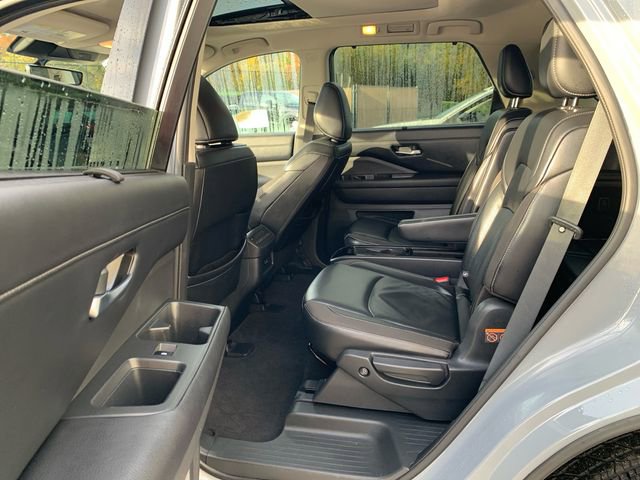 Used 2023 Nissan Pathfinder SL w/ SL Premium Package image 16