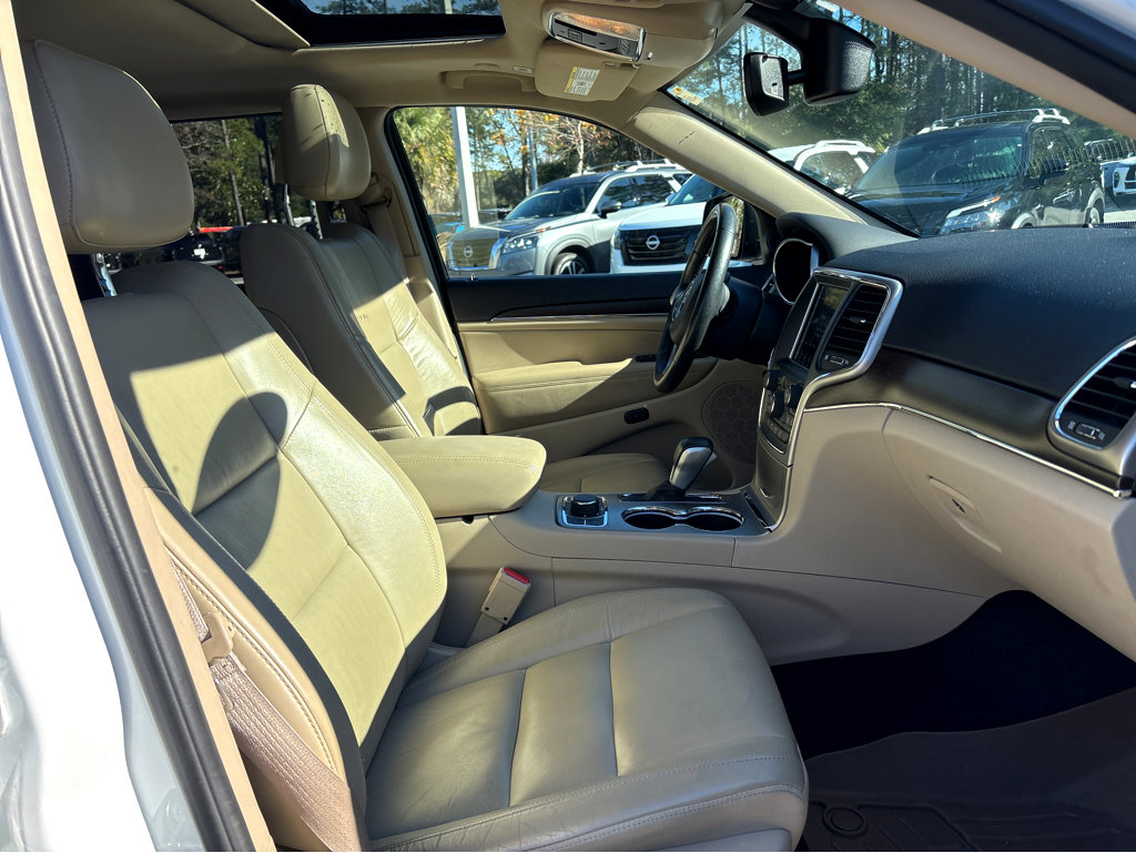 Used 2018 Jeep Grand Cherokee Limited w/ Trailer Tow Group IV image 13