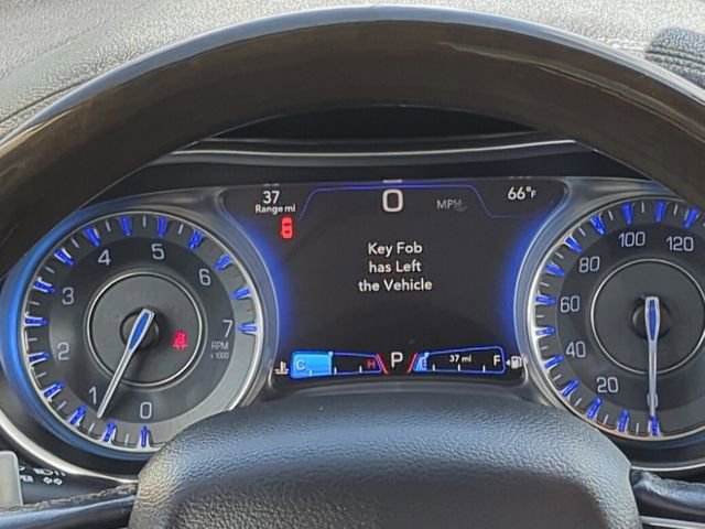 Used 2015 Chrysler 300 C w/ Light Group RWD image 15