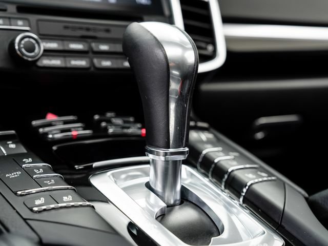Certified 2018 Porsche Cayenne Platinum Edition AWD/4WD image 22