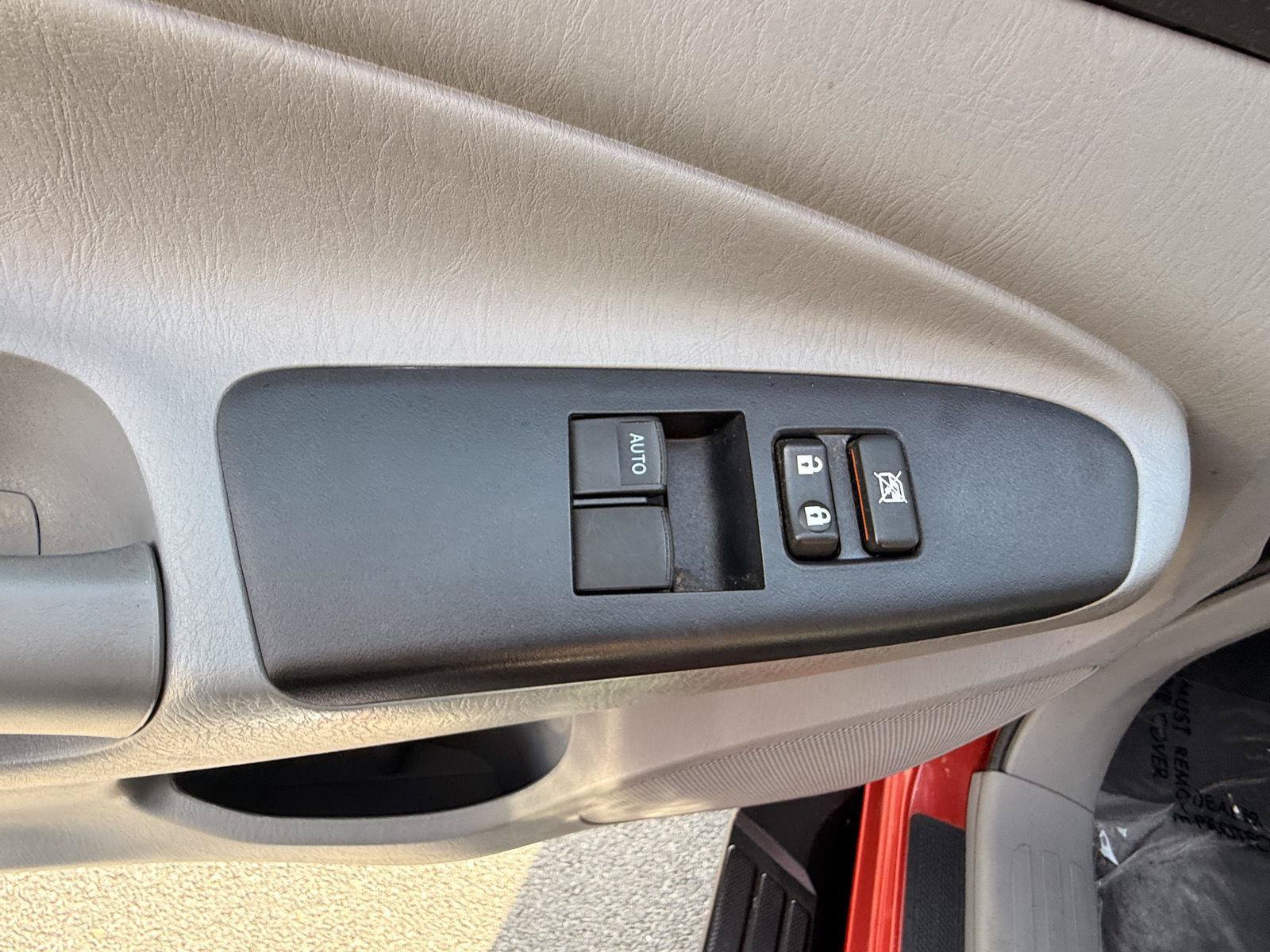 Used 2012 Toyota Tacoma 4x4 Access Cab w/ SR5 Pkg image 11