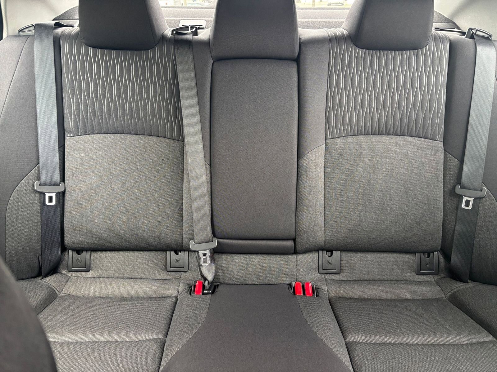 Used 2025 Toyota Camry LE image 34