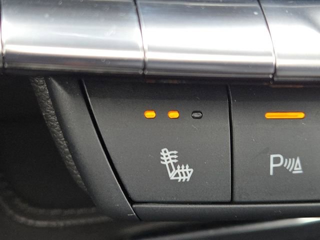 Used 2024 Cadillac XT4 Premium Luxury w/ Technology Package image 8