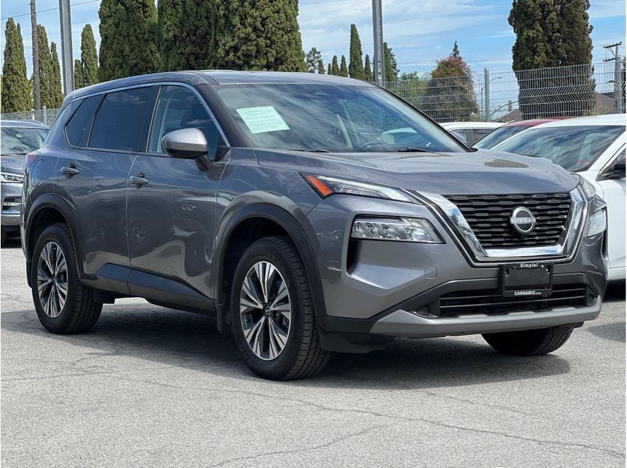 Used 2023 Nissan Rogue SV FWD image 3