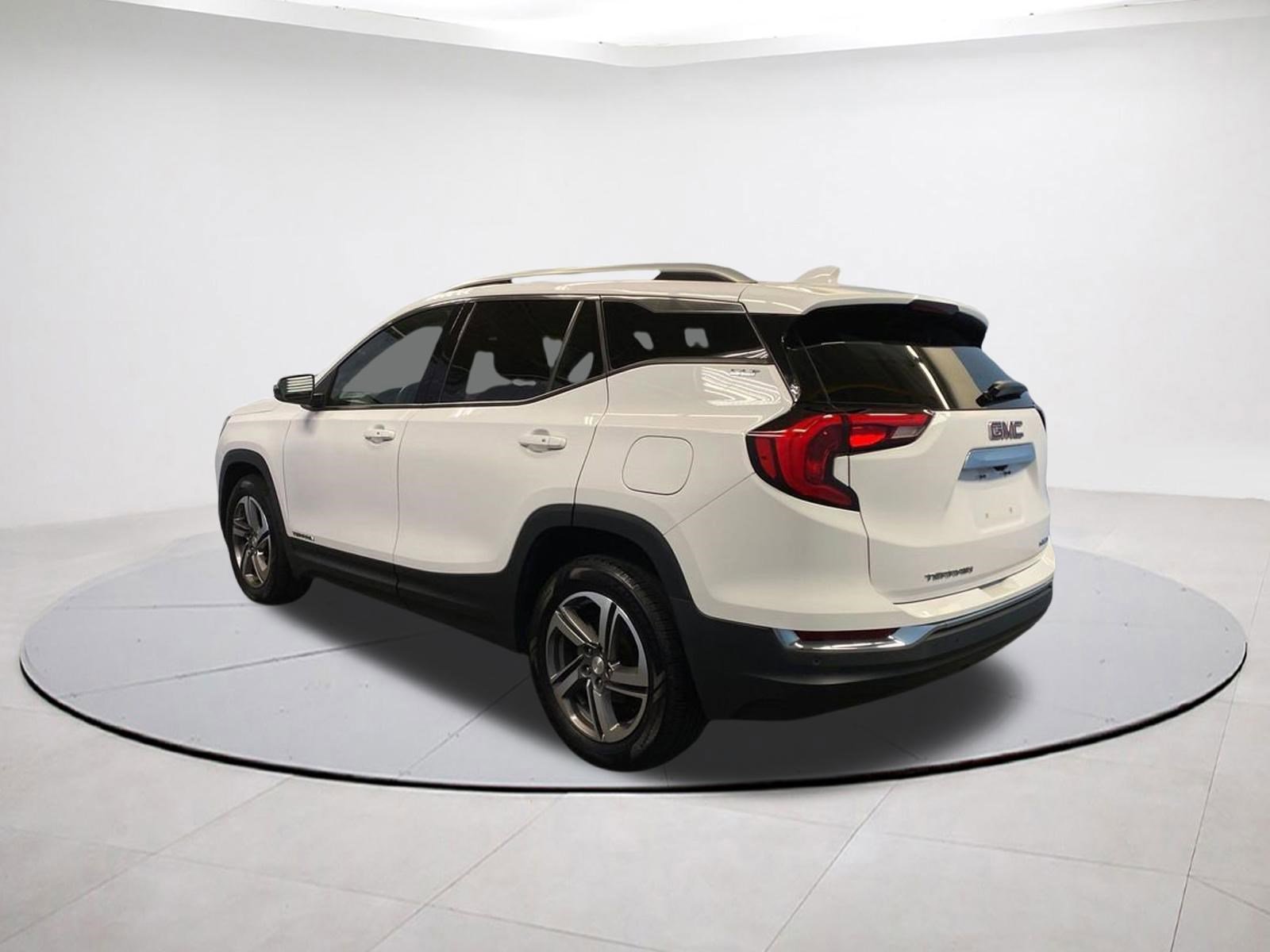 Used 2019 GMC Terrain SLT w/ Preferred Package AWD/4WD image 4