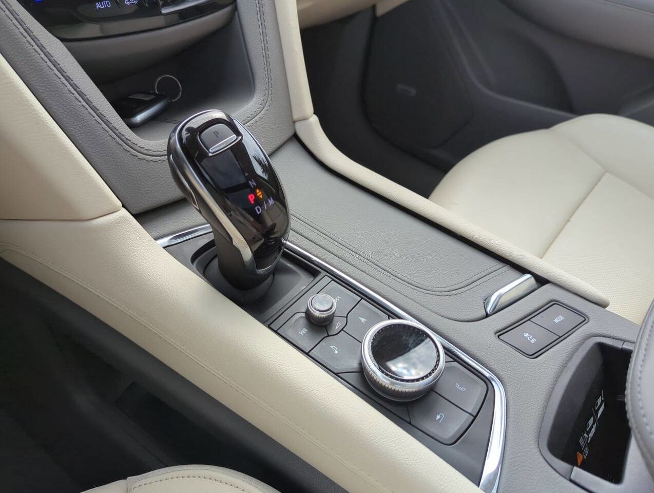 Used 2024 Cadillac XT6 Premium Luxury w/ Technology Package image 20