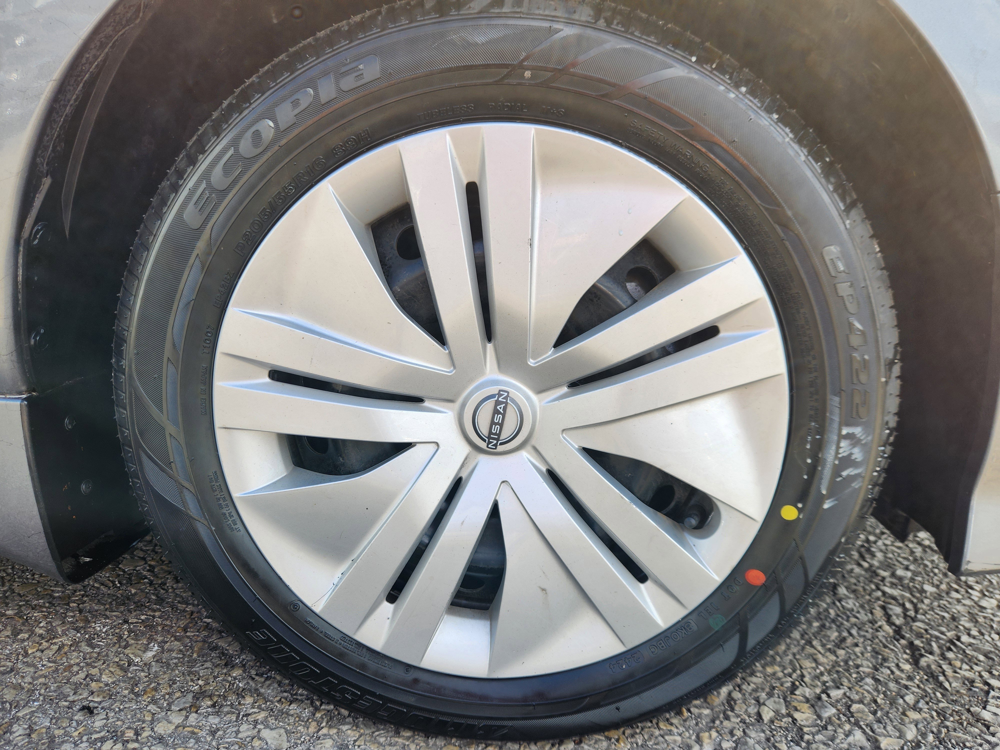 Used 2024 Nissan Leaf S image 19