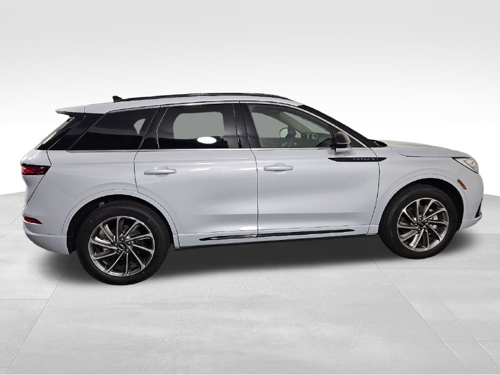 Certified 2026 Lincoln Corsair Grand Touring AWD/4WD image 8