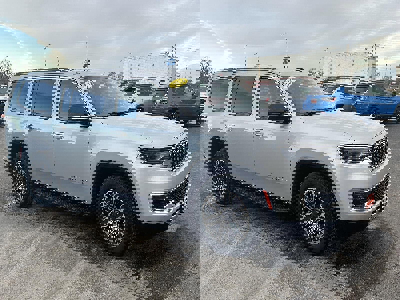 Used 2024 Jeep Wagoneer Series II w/ Flexible Seating Group image 7