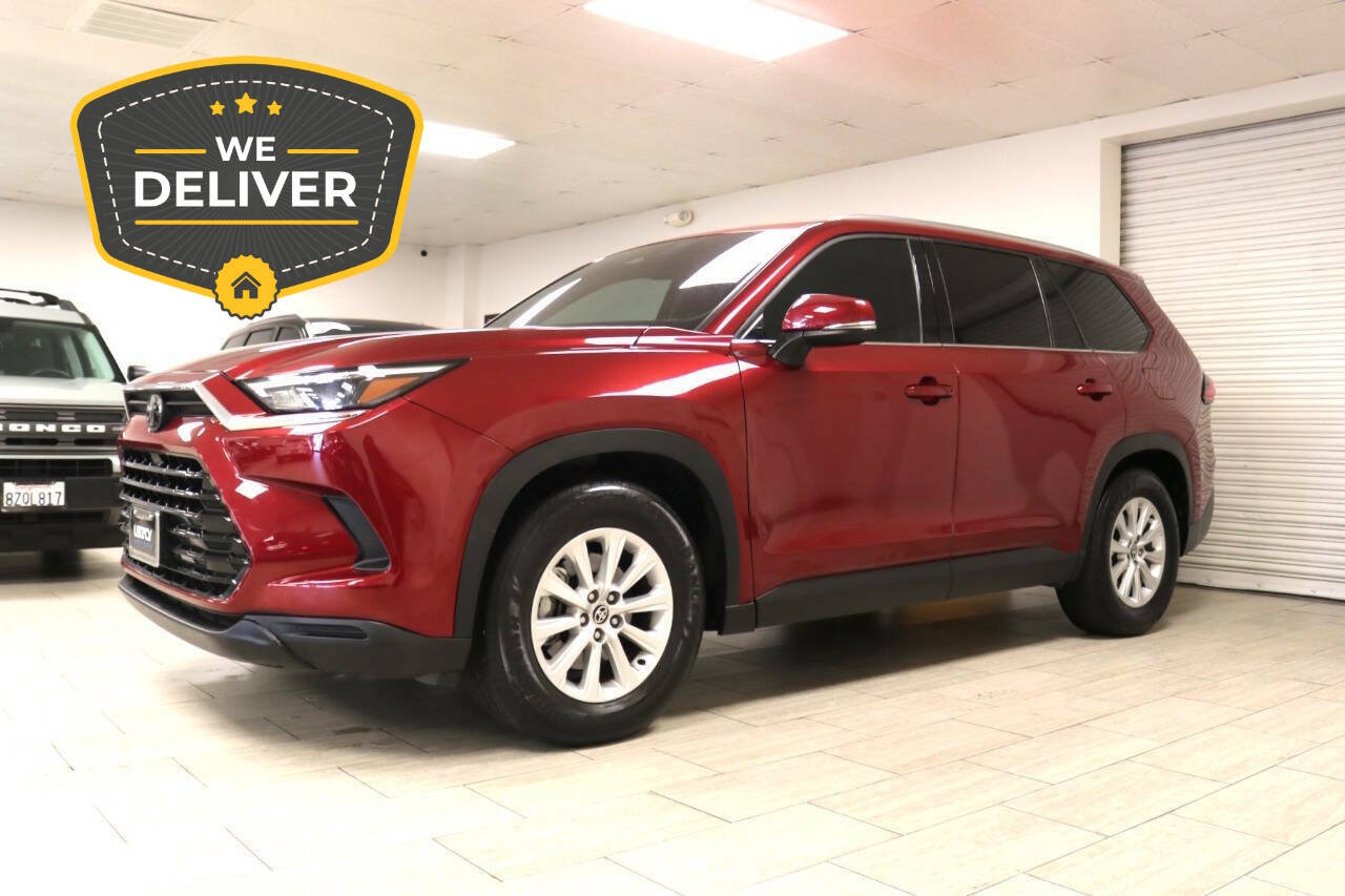Used 2024 Toyota Grand Highlander AWD image 2