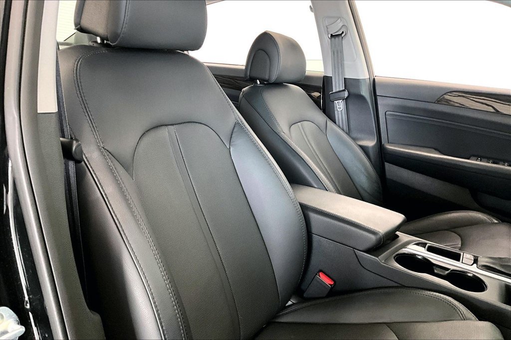 Used 2016 Hyundai Sonata Limited w/ Cargo Package FWD image 7