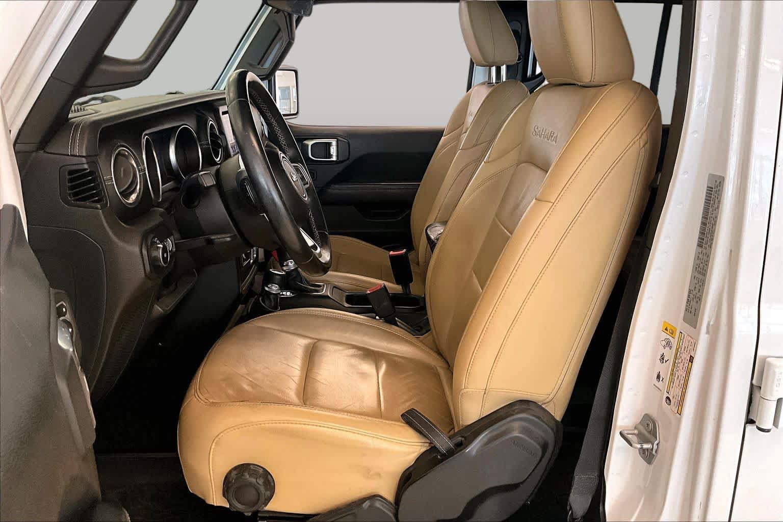 Used 2018 Jeep Wrangler Unlimited Sahara w/ LED Lighting Group AWD/4WD image 7