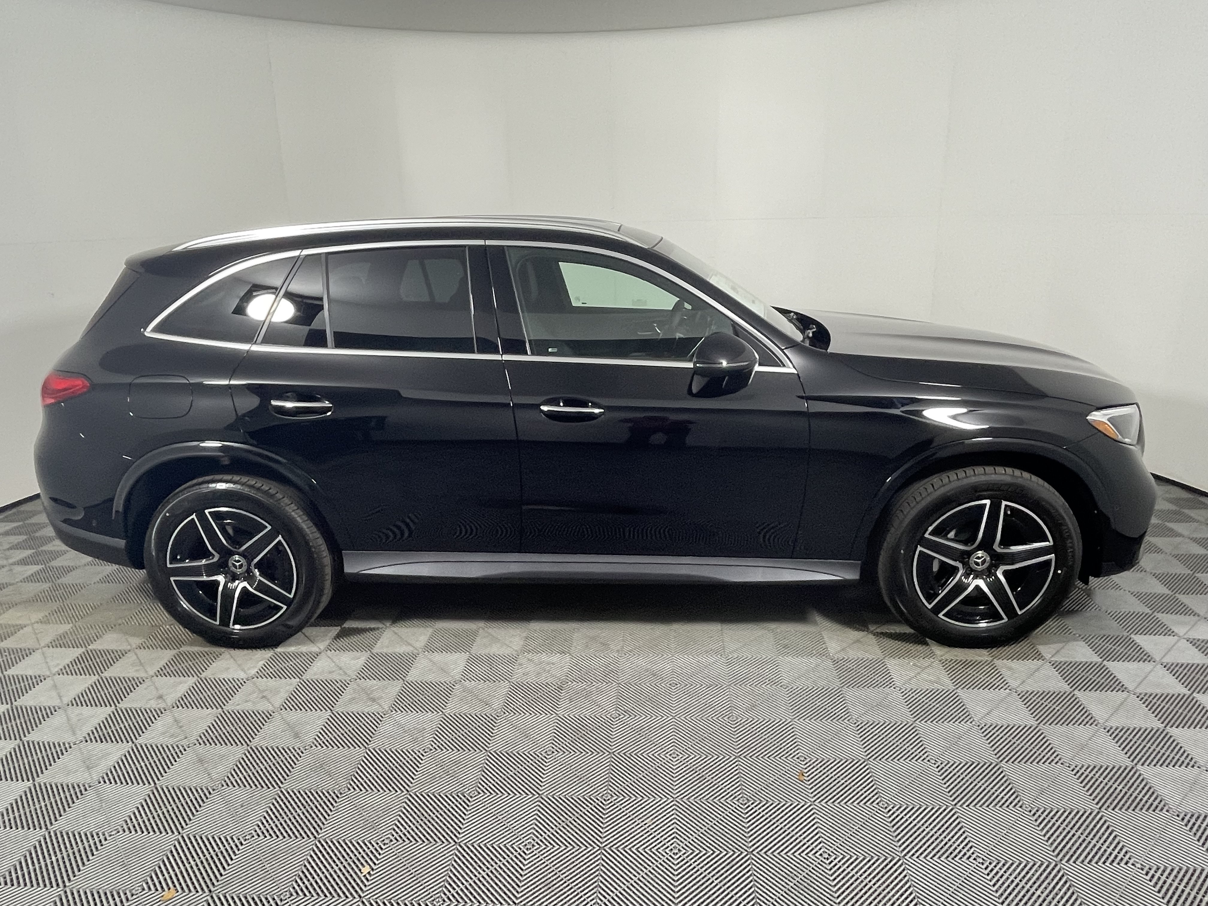 New 2026 Mercedes-Benz GLC 300 image 6