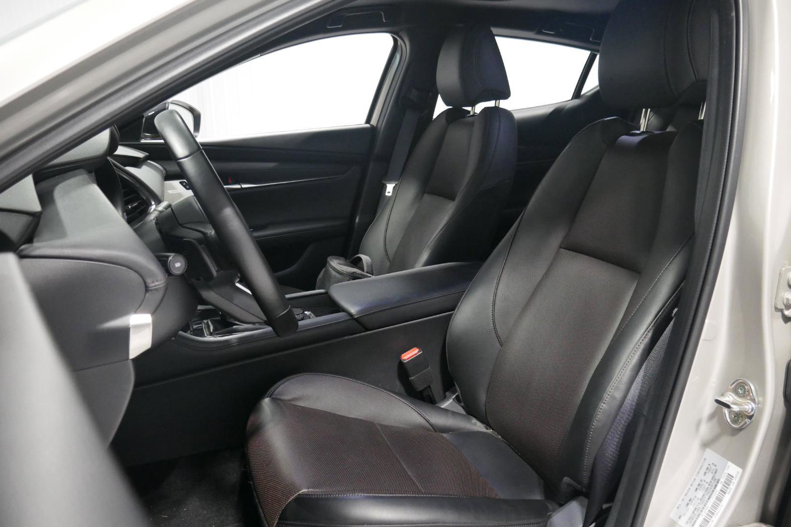 Certified 2025 MAZDA MAZDA3 Hatchback w/Premium Plus Pkg image 10