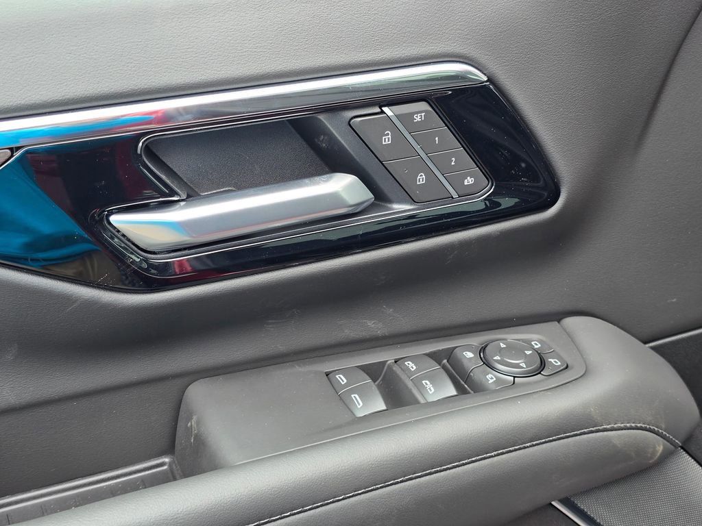 New 2026 Chevrolet Suburban Z71 image 25