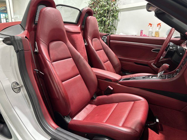 Used 2017 Porsche 718 Boxster RWD image 39
