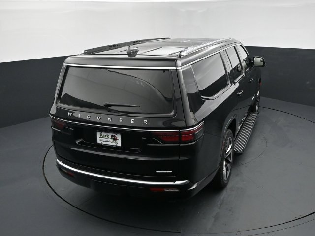 Used 2024 Jeep Wagoneer L Series III w/ Premium Group I AWD/4WD image 17