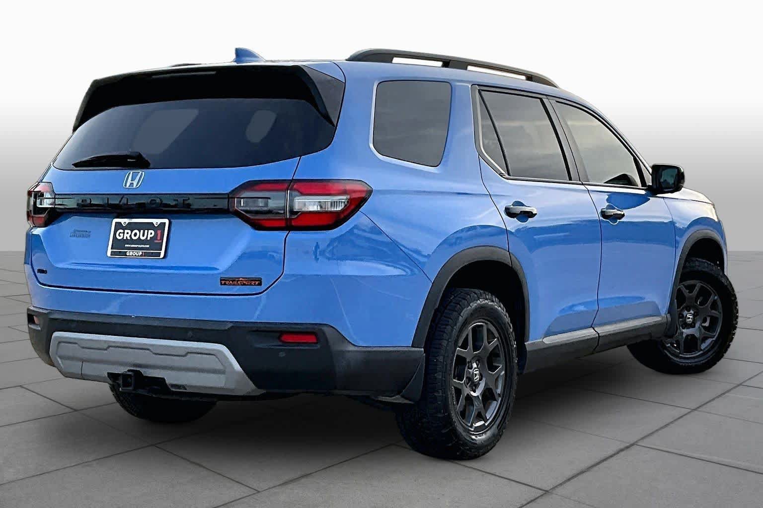 Used 2025 Honda Pilot TrailSport image 12