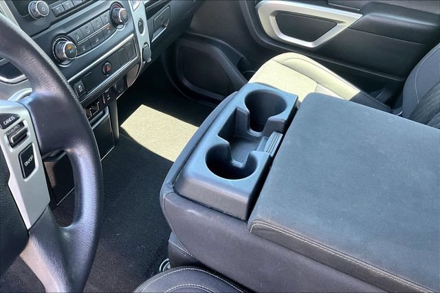 Used 2017 Nissan Titan SV RWD image 16